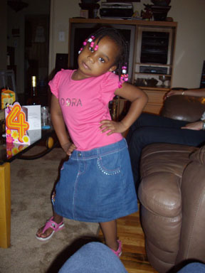 T'Kai Harvey
Taken 2007
T'Kai is the Daughter of David Christopher Harvey, the Granddaughter of Ronda B. Harvey, the Great Granddaughter of Herbert Eugene (Frosty, Dilly Bop) Harvey and the Great Great Granddaughter of Herman Slade Harvey.
