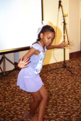 Eileena Boyce practicing ballerina
Eileena is the daughter of John Boyce, the granddaughter of Doris Ray Boyce and the great granddaughter of Alice Mae Harvey Ray
