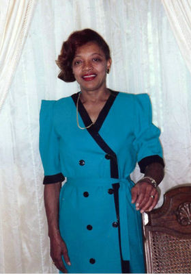 Flora Ellen Harvey Deloatch
Taken in Poughkeepsie, NT
Daughter of Wm. Henry Harvey (2)
Granddaughter of Annie Harvey
Keywords: Jurdy