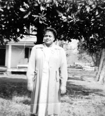 Hattie Sexton Tann
Hattie is the Wife of Rupert Varnell (Bill) Tann and the Daughter-in-law of Herman Slade Harvey.

