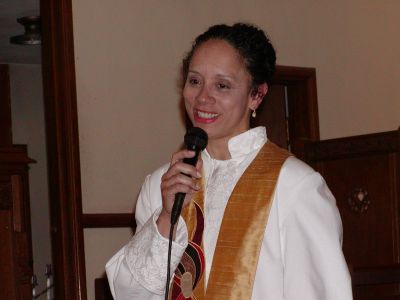 Rev. Beverly Spears
Beverly is the Daughter of Lois Harvey Jones, the Granddaughter of Wm. Henry Harvey (2) and the Great Granddaughter of Annie Harvey Boyce.
