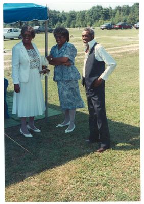 Ralph (Pudding) Hinton
Taken 2000 @ a funeral in Rich Square, NC.
Pudding is the son of Willie Mae Bush Hinton and grandson of Wm. Daniel Harvey Sr.
Keywords: Ralph Pudding Harvey