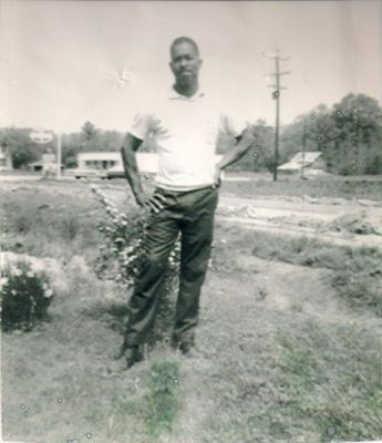 Carue Harvey
Carue (Pistol Pete - Root Doctor) is the Son of Janet Harvey Williams and the Grandson of Wm. Daniel Harvey Sr.
