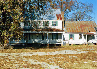 The Big House
Located off Bryantown Road in Rich Square, NC.

There seems to have been 2 "Big Houses".  1 had the extension on the right and 1 had the extension on the left. Both houses had a large oak tree in the front yard. Which one is this?
Do anyone know exactly where this house was located and which families lived in it throughout the years? 
Send us a message on the "Family Blog" or through "Contact Us". 
gg
